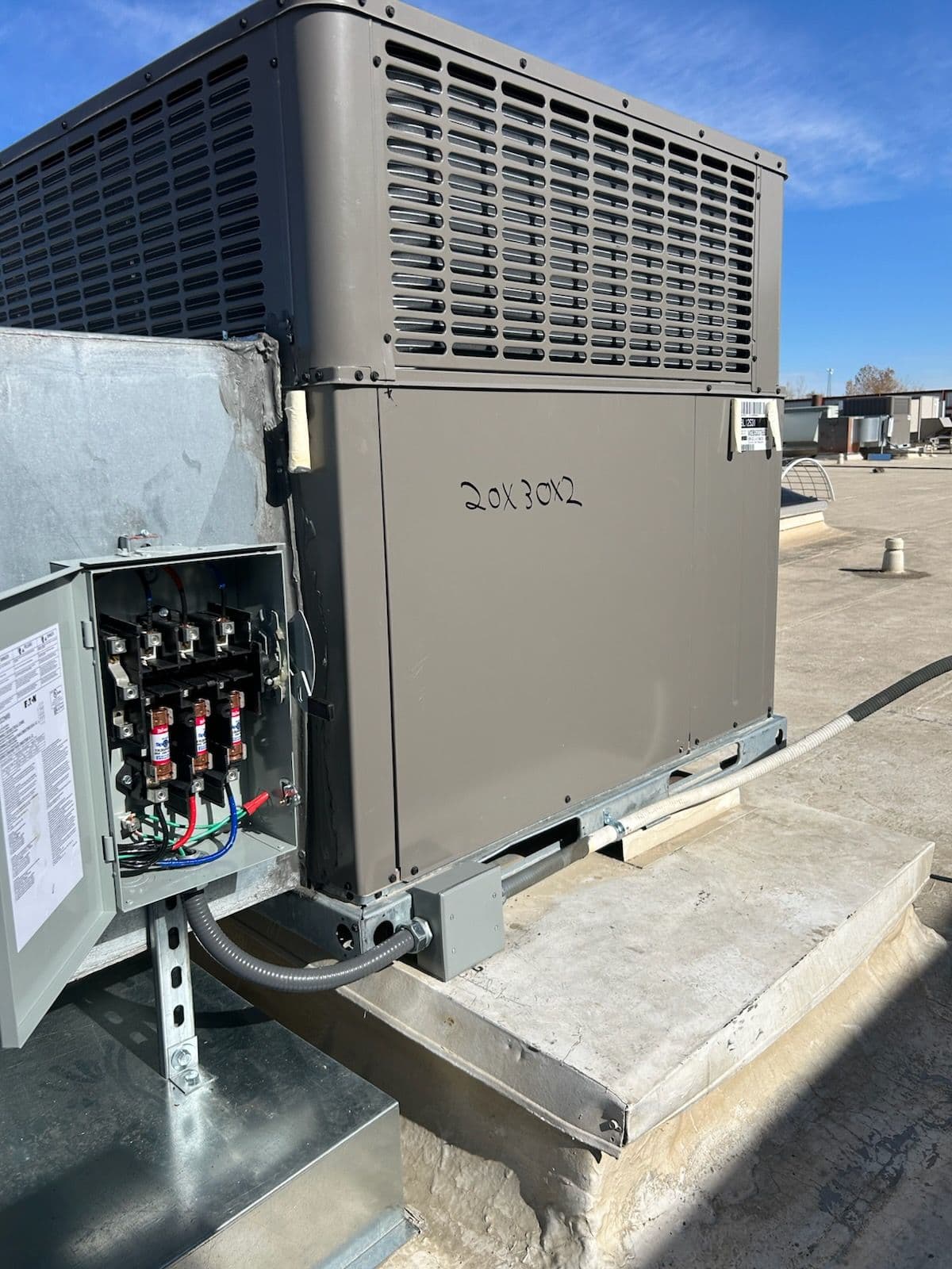 Effective Rooftop HVAC Installation With 3-Phase Wiring